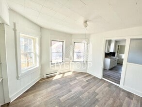 9 Manchester St, Unit 1 in Leominster, MA - Foto de edificio - Building Photo