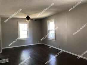 7640 Pennsylvania Ave in Kansas City, MO - Building Photo - Building Photo