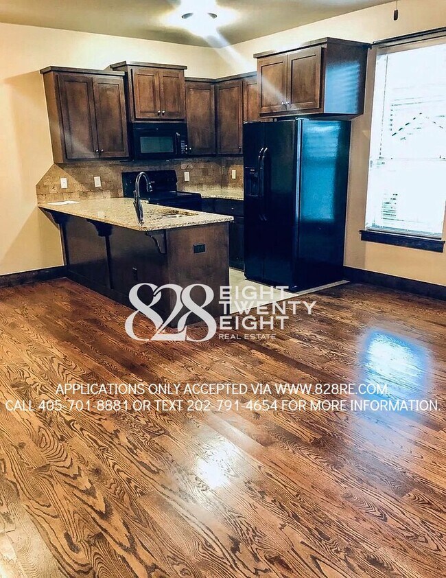 561 Merchant Dr in Norman, OK - Building Photo - Building Photo