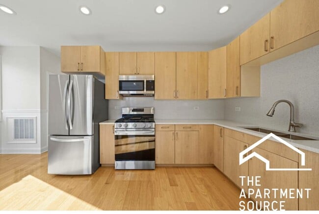 2811 W Jackson Blvd, Unit 3