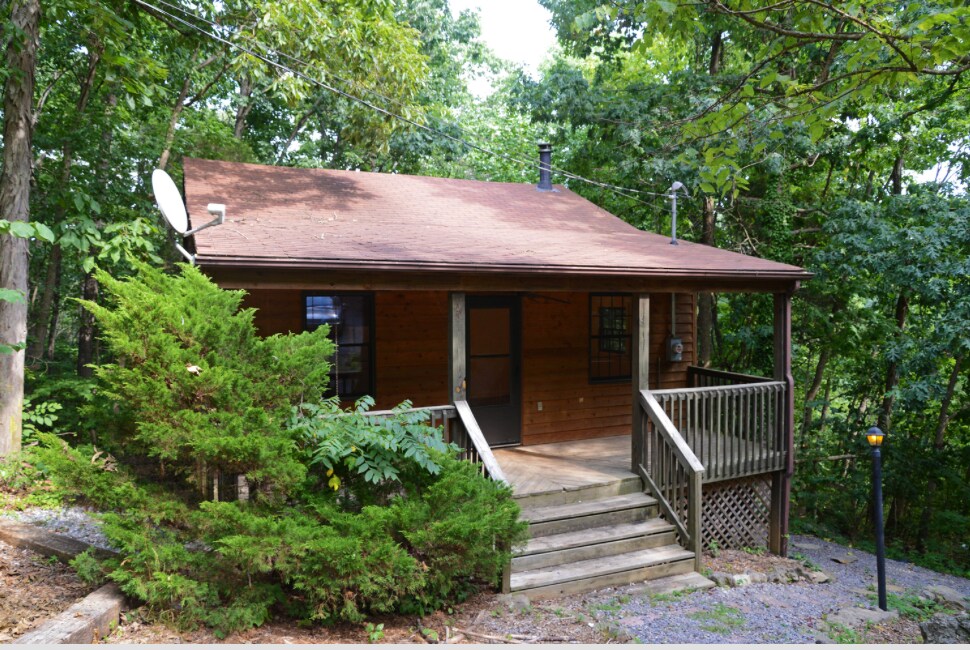 880 Rocky Acres Ln in Blacksburg, VA - Building Photo