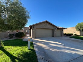 4575 La Quinta Ln