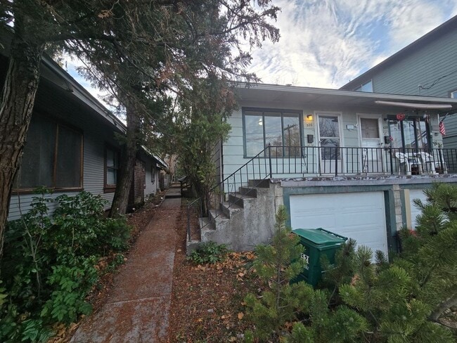 property at 526 N 8th St