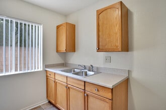 Concord Apartments in Monrovia, CA - Building Photo - Interior Photo