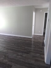 923 N Pershing St in Wichita, KS - Building Photo - Building Photo