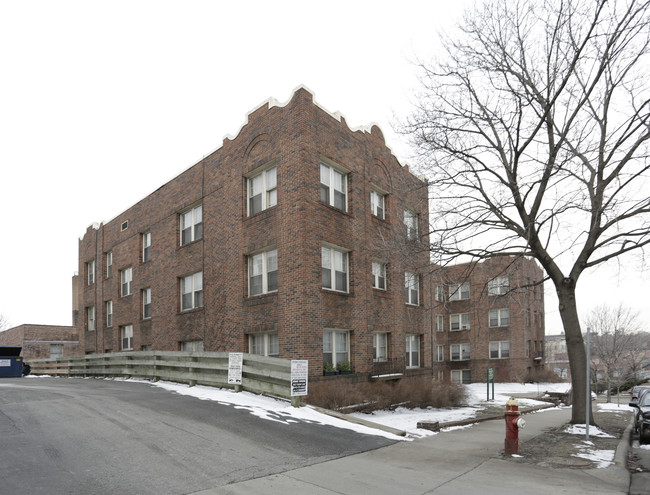 Ridgewood Court Apartments in Minneapolis, MN - Building Photo - Building Photo