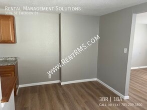 3104 SE Emerson St in Topeka, KS - Building Photo - Building Photo