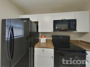 827 Thornedike Dr in San Antonio, TX - Building Photo - Building Photo