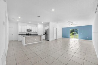 5518 Blue Azure Dr in Wimauma, FL - Building Photo - Building Photo
