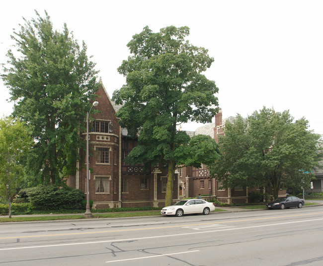 Broadway Apartments in Columbus, OH - Building Photo - Building Photo