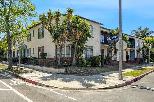 5670 San Vicente Blvd, Unit #2, Unit #2