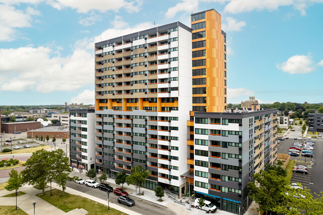 Park Square Apartments in Rochester, NY - Foto de edificio - Building Photo