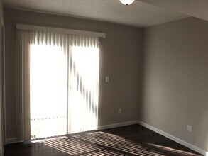 6699 Alex Dr in Canal Winchester, OH - Foto de edificio - Building Photo