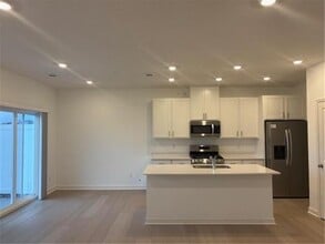 10513 Harbor Ln N in Maple Grove, MN - Building Photo - Building Photo
