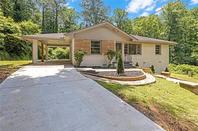 property at 1641 Rockcliff Pl SE