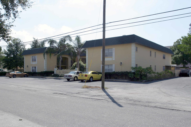 3718 W McKay Ave in Tampa, FL - Foto de edificio - Building Photo