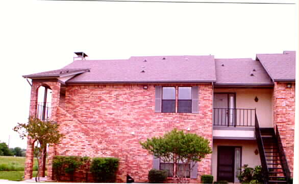 Quorum View Condominiums in Carrollton, TX - Building Photo