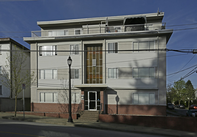 Cypress Apartments in New Westminster, BC - Building Photo - Building Photo