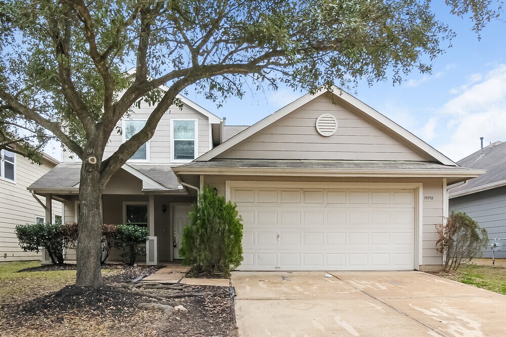 19710 Rocky Shores Dr in Tomball, TX - Foto de edificio