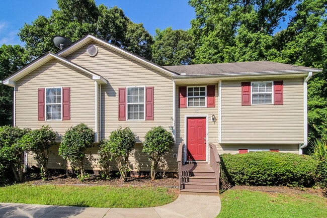 property at 40 Hunters Ridge Ct