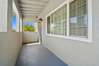 13439 Roselle Ave in Hawthorne, CA - Foto de edificio - Building Photo