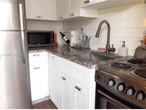 812 NE 90th St in Miami, FL - Building Photo - Building Photo