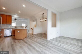 520 Boxwood Ln in Woodbury, NJ - Building Photo - Building Photo