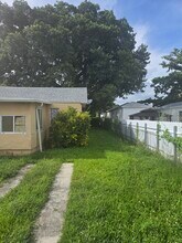 1951 NW 49th St in Miami, FL - Building Photo - Building Photo