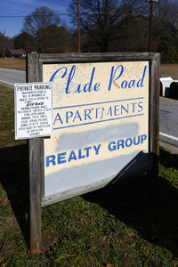 Glade Road Apartments in Forest Park, GA - Building Photo - Building Photo