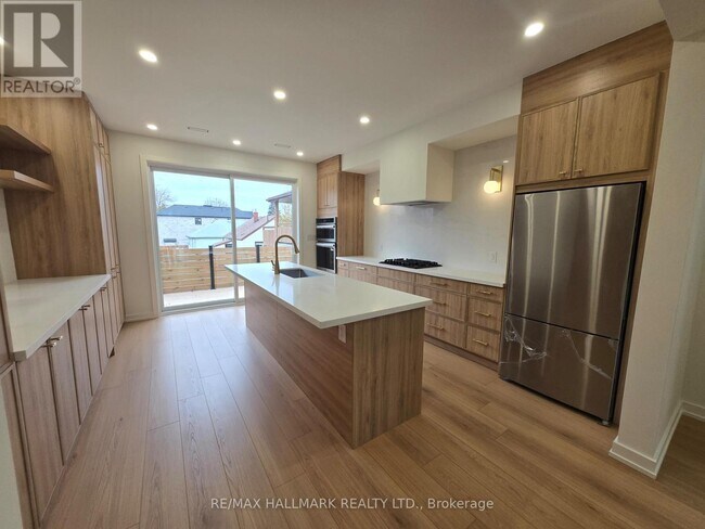 592 Danforth Rd in Toronto, ON - Building Photo - Building Photo