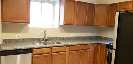 1906 Grove Ave in Berwyn, IL - Building Photo - Building Photo