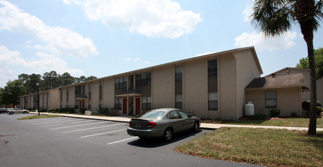 Carrington Place Apartments in Jacksonville, FL - Foto de edificio - Building Photo