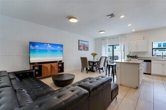 1150 SW 6th Ave in Florida City, FL - Building Photo - Building Photo