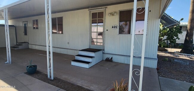 property at 44 S Hawes Rd