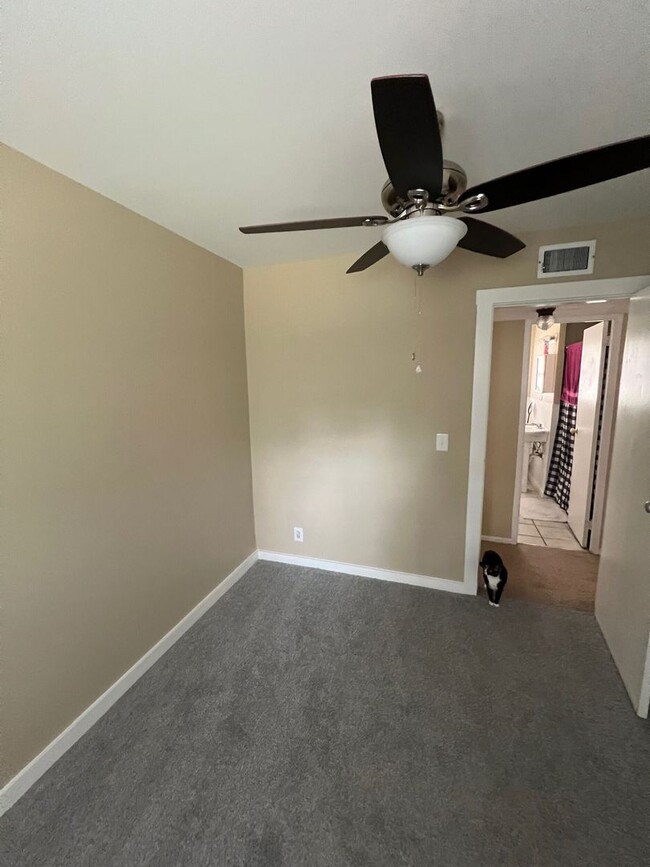 property at 1109 W Alden Ave