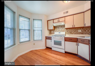 301 Hopkins Ct in Holland, PA - Building Photo - Building Photo