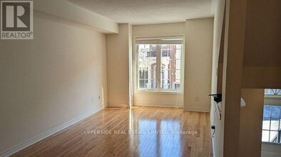 363 Doak Ln in Newmarket, ON - Building Photo - Building Photo