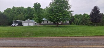 602 Saunders Rd in Kalkaska, MI - Building Photo