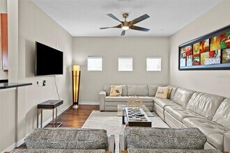 3625 Bay Heights Way in Tampa, FL - Building Photo - Building Photo