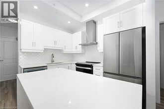 153 Wilson St W in Ancaster, ON - Building Photo - Building Photo