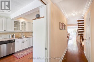 2306 Walsh Ave in Ottawa, ON - Building Photo - Building Photo