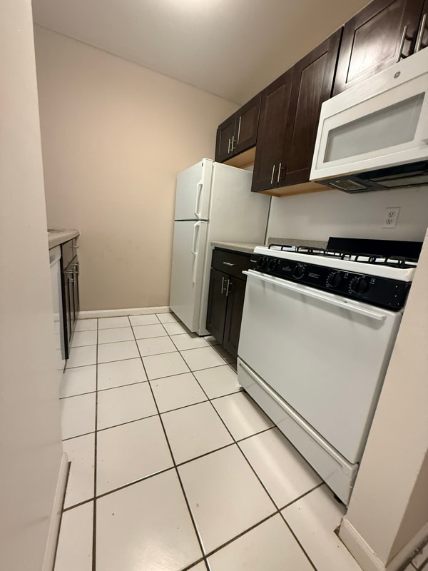 3438 N Oakland Ave in Milwaukee, WI - Building Photo - Building Photo