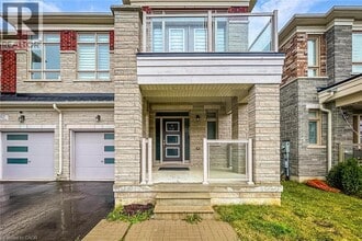 300 Skinner Rd in Hamilton, ON - Building Photo - Building Photo