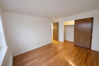 2027 W 111th St, Unit 2N in Chicago, IL - Building Photo - Building Photo