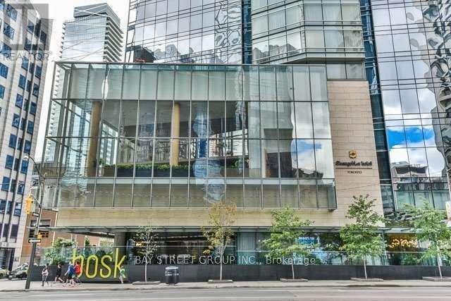 180 University Ave in Toronto, ON - Building Photo - Building Photo