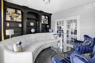 2950 E Stone Creek Blvd in Urbana, IL - Building Photo - Building Photo