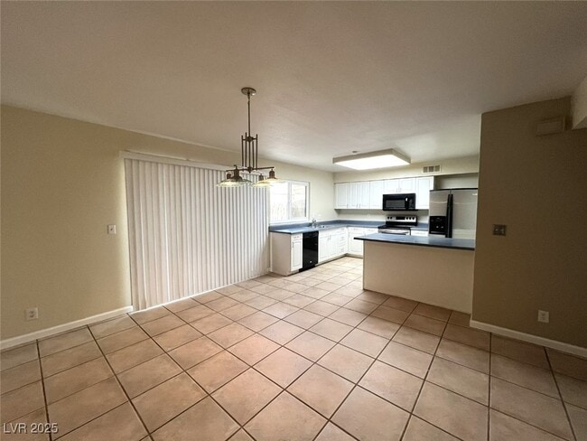 4628 Michillinda Ln in Las Vegas, NV - Building Photo - Building Photo