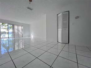 1400 NW 97th Terrace in Pembroke Pines, FL - Building Photo - Building Photo