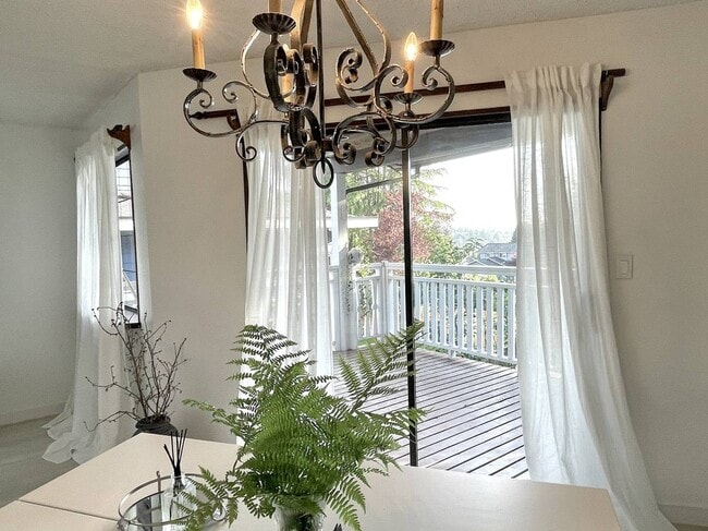 2133 Sperling Av in Burnaby, BC - Building Photo - Building Photo