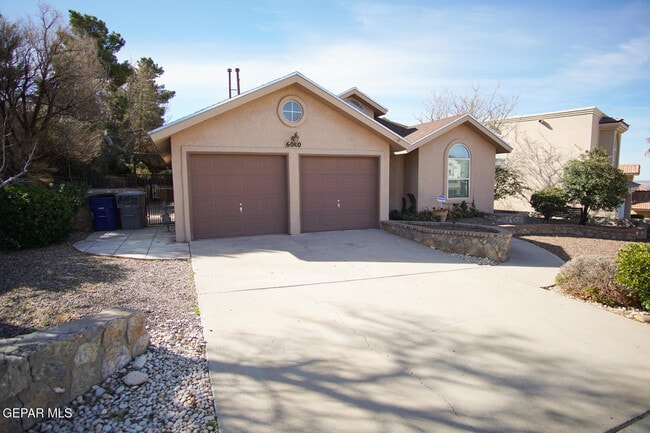 6040 Los Siglos Dr in El Paso, TX - Building Photo - Building Photo